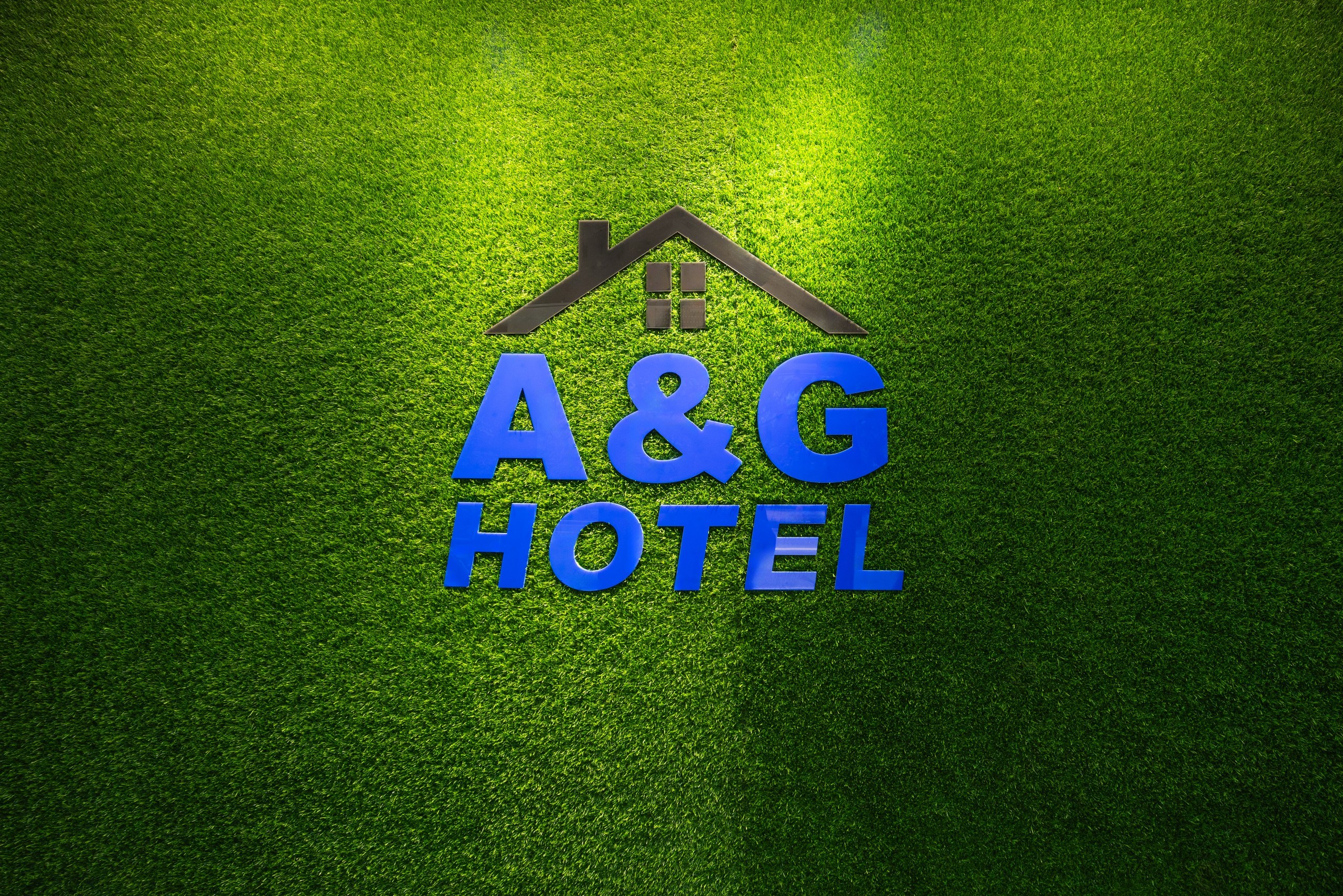 Холл A&G